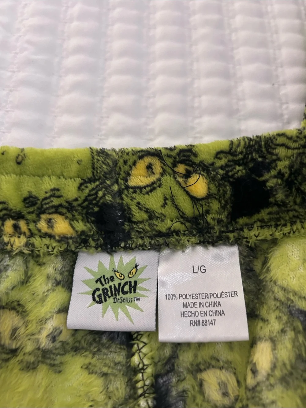 Green Grinch-Print Fleece Jogger Pants. Size L